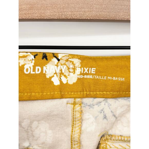 Old Navy Pixie Yellow Floral Ankle Pants Size 4 - Picture 6 of 8